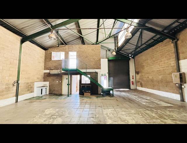 166M² WAREHOUSE TO LET IN ROBERTVILLE